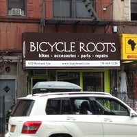 Снимок сделан в Bicycle Roots пользователем Adina&amp;#39;s Brooklyn 9/28/2013