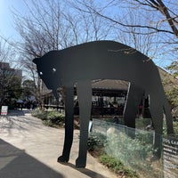 Photo taken at DAIKANYAMA T-SITE GARDEN GALLERY by 伊藤 on 1/26/2023