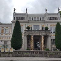 Photo taken at Museum Villa Stuck by Gözde E. on 6/22/2019