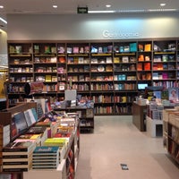 Foto tirada no(a) Saraiva MegaStore por Alcimar V. em 10/3/2013