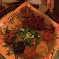 9/26/2014 tarihinde Steve P.ziyaretçi tarafından Abyssinia Ethiopian Restaurant'de çekilen fotoğraf