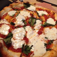 5/14/2013 tarihinde Steve P.ziyaretçi tarafından PW Pizza'de çekilen fotoğraf