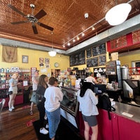 Foto tomada en Peekskill Coffee House  por Jose F. el 5/29/2022