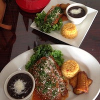 Das Foto wurde bei Tikal Restaurant Cocina Maya von Julia am 6/30/2013 aufgenommen