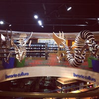 Foto tirada no(a) Livraria Cultura por Jeoás F. em 6/10/2013