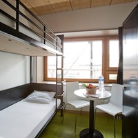 Auberge De Jeunesse Paris Yves Robert Hostel In Chapelle