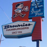 9/24/2013에 Brownie&amp;#39;s Hamburger Stand님이 Brownie&amp;#39;s Hamburger Stand에서 찍은 사진