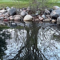 Foto diambil di Centennial Lakes Park oleh Joan F. pada 4/18/2024