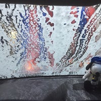Foto scattata a Somerville Car Wash da Demet A. il 1/28/2016