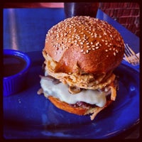 9/25/2013에 Michael S.님이 Blue Star Burgers에서 찍은 사진