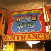 4/27/2013에 Candy W.님이 Museum Of The Weird에서 찍은 사진