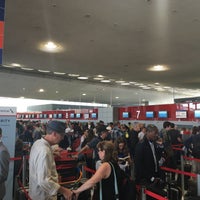 Photo taken at American Airlines Check-in by Amanaci G. on 7/30/2016