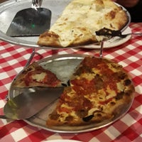 Photo taken at Grimaldi&amp;#39;s Pizzeria by André M. on 3/22/2019