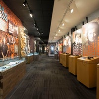 รูปภาพถ่ายที่ Johnny Cash Museum and Bongo Java Cafe โดย Johnny Cash Museum and Bongo Java Cafe เมื่อ 9/26/2013