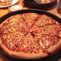 5/3/2014 tarihinde Shannon v.ziyaretçi tarafından Pizza Hut'de çekilen fotoğraf