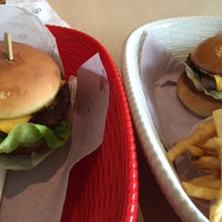 9/1/2015にMelissa C.がOmakase Burgerで撮った写真