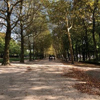 Photo taken at Playground Jubelpark / Cinquantenaire by Yvan H. on 10/7/2018