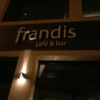 รูปภาพถ่ายที่ Frandis Café &amp;amp; Bar โดย Patricia M. เมื่อ 1/18/2014