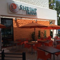 Photo taken at SHRIMP HOUSE - Seafood Pasta &amp;amp; Grill - Coral Square Mall by Caio B. on 8/19/2014