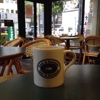 Photo taken at CAFE DI ESPRESSO 珈琲館 靭本町店 by 徘徊旅人  M. on 12/8/2012