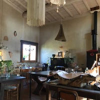 Foto diambil di Fattoria San Martino Farmhouse, Vegetarian Restaurant Montepulciano oleh olga Q. pada 4/30/2017
