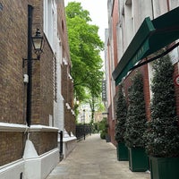 Photo taken at Kensington High Street by Raghad. on 5/8/2023