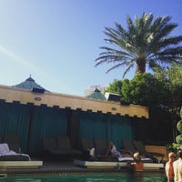 8/8/2015にBecca B.がAzure Luxury Pool (Palazzo)で撮った写真