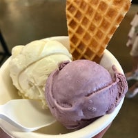 7/28/2018 tarihinde Casey D.ziyaretçi tarafından Jeni&amp;#39;s Splendid Ice Creams'de çekilen fotoğraf