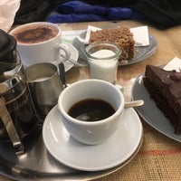 Photo taken at Homera coffee &amp;amp; smoothies by Simónir G. on 2/2/2019