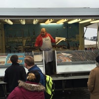 Das Foto wurde bei Hamburger Fischmarkt von Simónir G. am 3/6/2016 aufgenommen