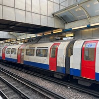 Photo taken at Hammersmith London Underground Station (District and Piccadilly lines) by Ozden A. on 2/7/2023
