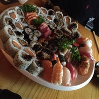 Photo taken at Sushi Yuzu by Isabela S. on 5/12/2015