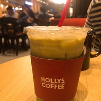 Photo taken at Hollys Coffee by zinezatato on 5/8/2019