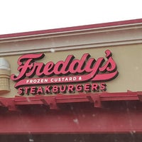 Снимок сделан в Freddy&amp;#39;s Frozen Custard &amp;amp; Steakburgers пользователем Christopher G. 4/30/2016