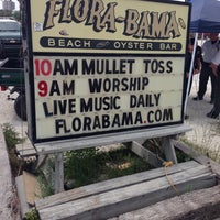 Das Foto wurde bei Flora-Bama Lounge, Package, and Oyster Bar von Kenneth P. am 4/28/2013 aufgenommen