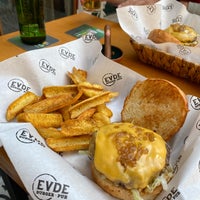 10/2/2021에 Ebru E.님이 EVDE Burger - PUB에서 찍은 사진