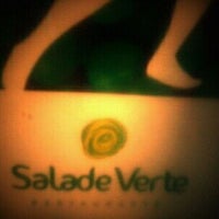 รูปภาพถ่ายที่ Salade Verte โดย Stefs M. เมื่อ 2/7/2012