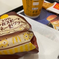 Photo taken at McDonald&amp;#39;s by Takashi E. on 12/10/2021
