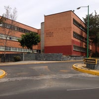 Photo taken at UNAM, División de Estudios de Posgrado e Investigación en Odontología by Noemi on 3/10/2013