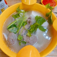 Photo taken at Authentic Mun Chee Kee KING of Pig&amp;#39;s Organ Soup by Cheryn C. on 12/17/2020
