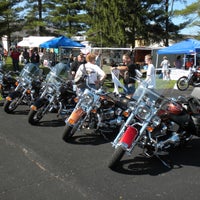 Das Foto wurde bei Waugh Enterprises Harley-Davidson von Waugh Enterprises Harley-Davidson am 9/30/2013 aufgenommen