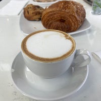 Photo taken at Common Bond Cafe &amp;amp; Bakery by Ceslab on 6/14/2023