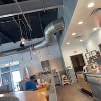 Photo taken at Chipotle Mexican Grill by Ceslab on 7/30/2022