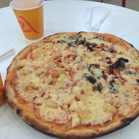 Photo taken at Bekon&#39;s Pizza by 🎀Наночка🎀 on 5/11/2014