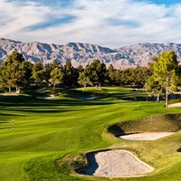 Das Foto wurde bei Desert Pines Golf Club and Driving Range von Desert Pines Golf Club and Driving Range am 10/1/2013 aufgenommen