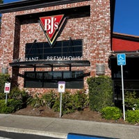 Foto scattata a BJ&amp;#39;s Restaurant &amp;amp; Brewhouse da Spencer S. il 8/16/2023