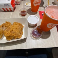 Photo taken at KFC by Daryl Y. on 9/9/2020