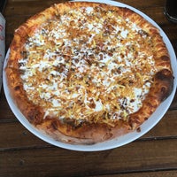 รูปภาพถ่ายที่ Bronzo Pizza โดย Irmak S. เมื่อ 2/10/2016