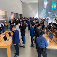 Photo taken at Apple Nanjing East by Paul on 10/24/2021