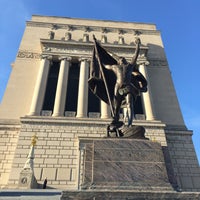 Foto diambil di Indiana World War Memorial oleh Jamie J. pada 3/29/2016